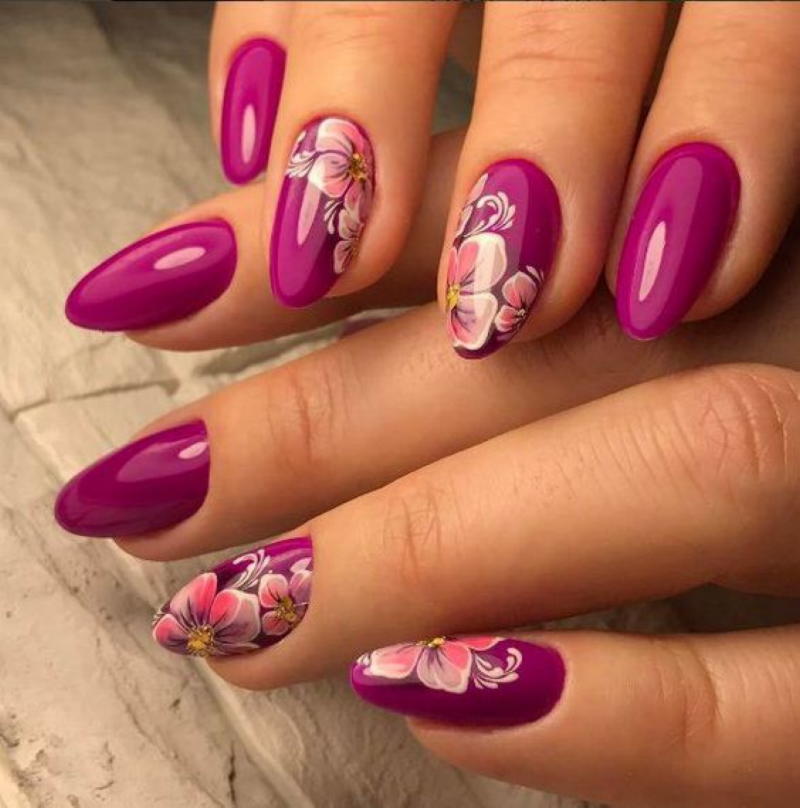 Дизайн ногтей фото март. Красивый маникюр с цветами. Красивые маникур с цветочками. Яркие весенние ногти.