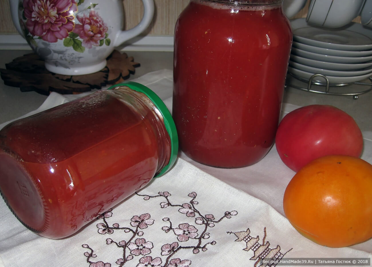 Сделать томатный сок из домашних помидор. Томатный сок на зиму без соковыжималки. Томатный сок домашний. Томатный сок в банке. Томатный сок на зиму.