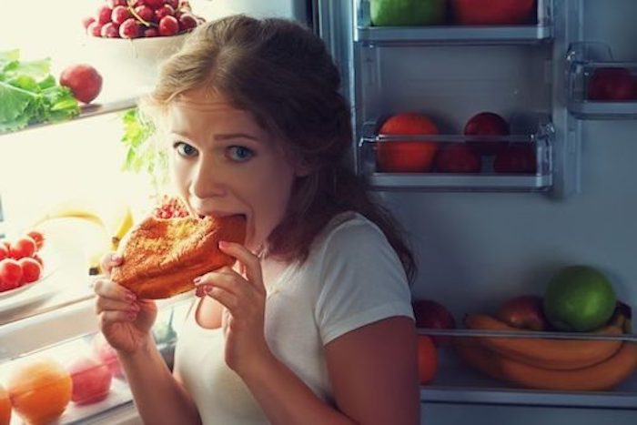 Продукты, которые категорически нельзя есть перед сном!